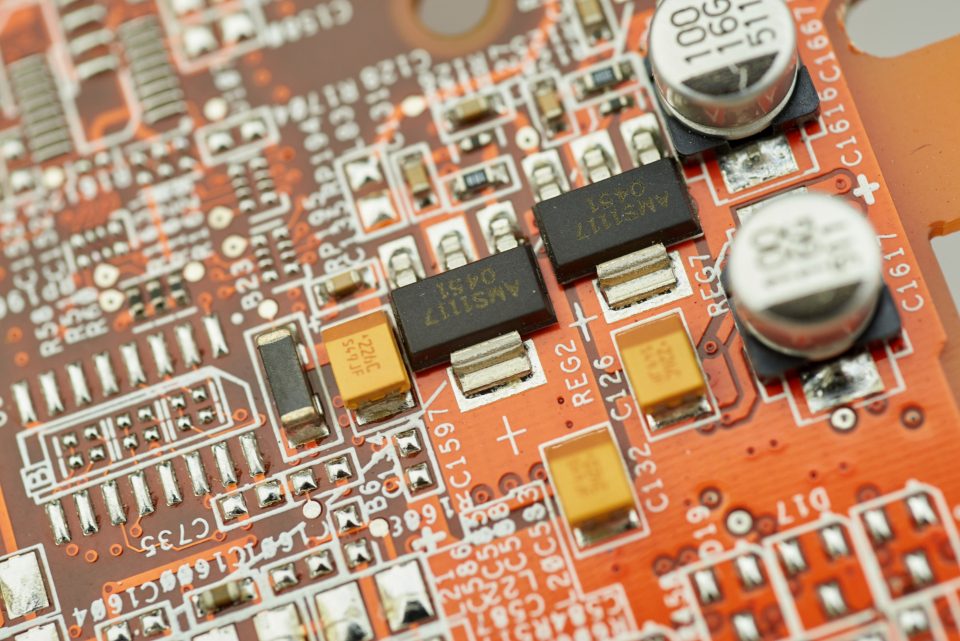 AI視覺技術助力MLCC等被動元件微裂紋檢測